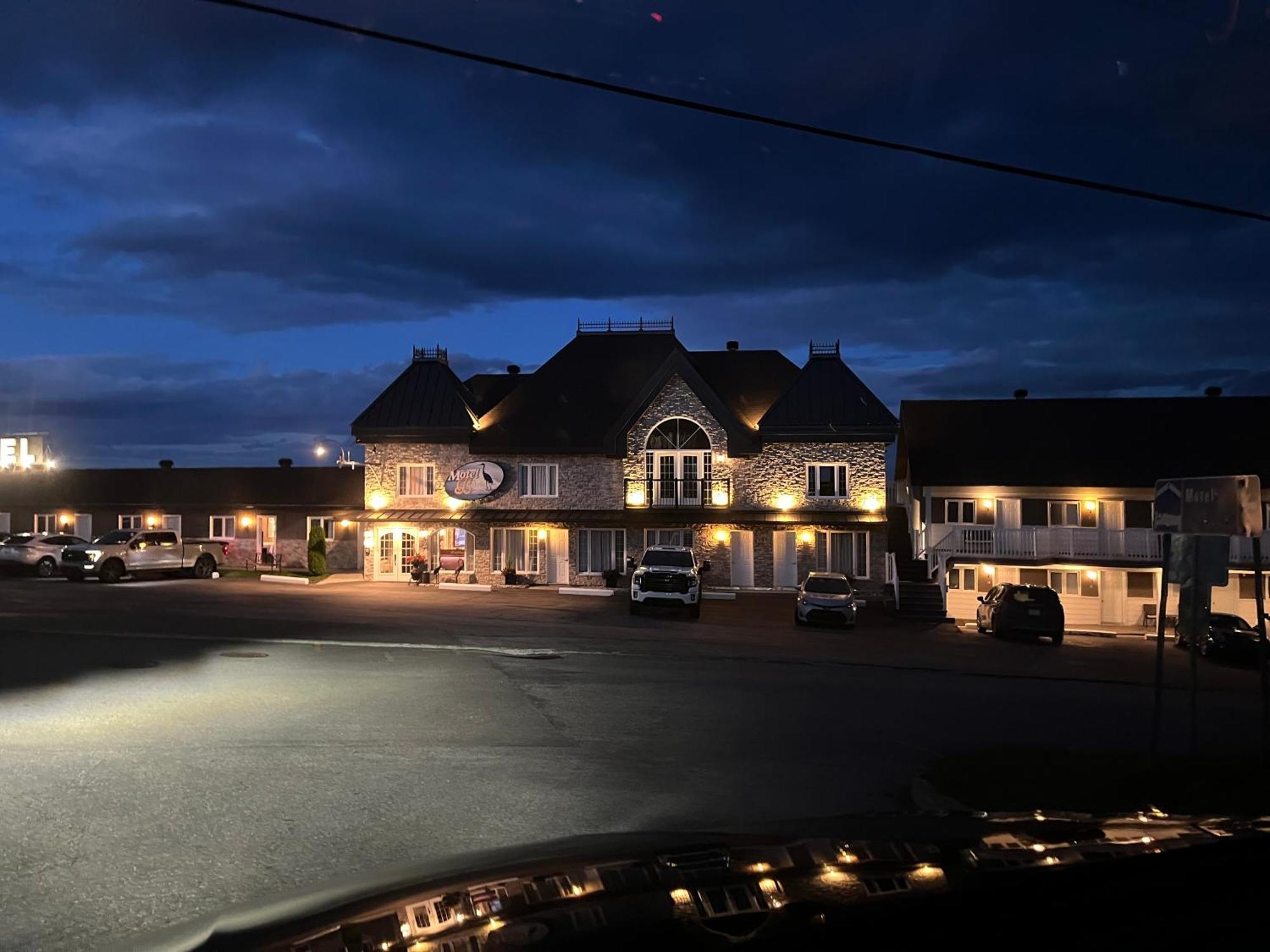 Saint-Siméon Motel Vue Belvedere מראה חיצוני תמונה