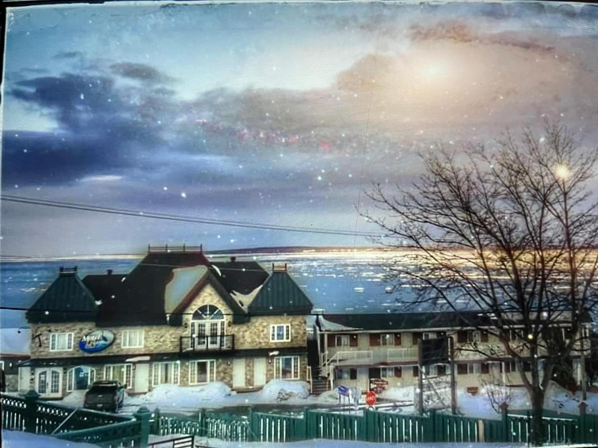 Saint-Siméon Motel Vue Belvedere מראה חיצוני תמונה