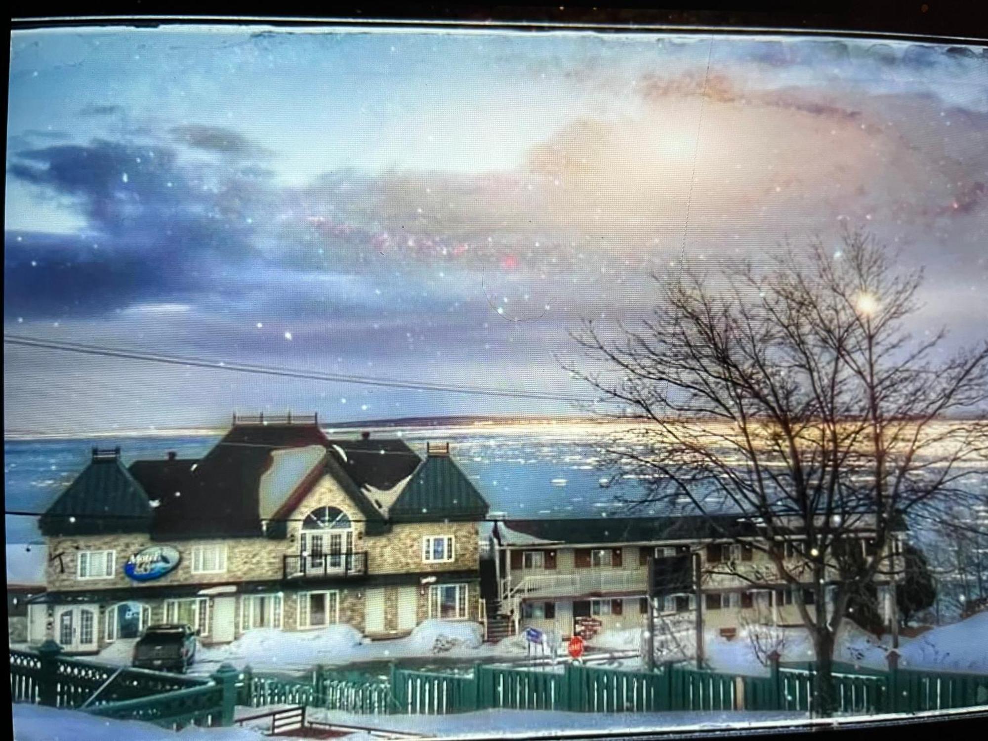 Saint-Siméon Motel Vue Belvedere מראה חיצוני תמונה