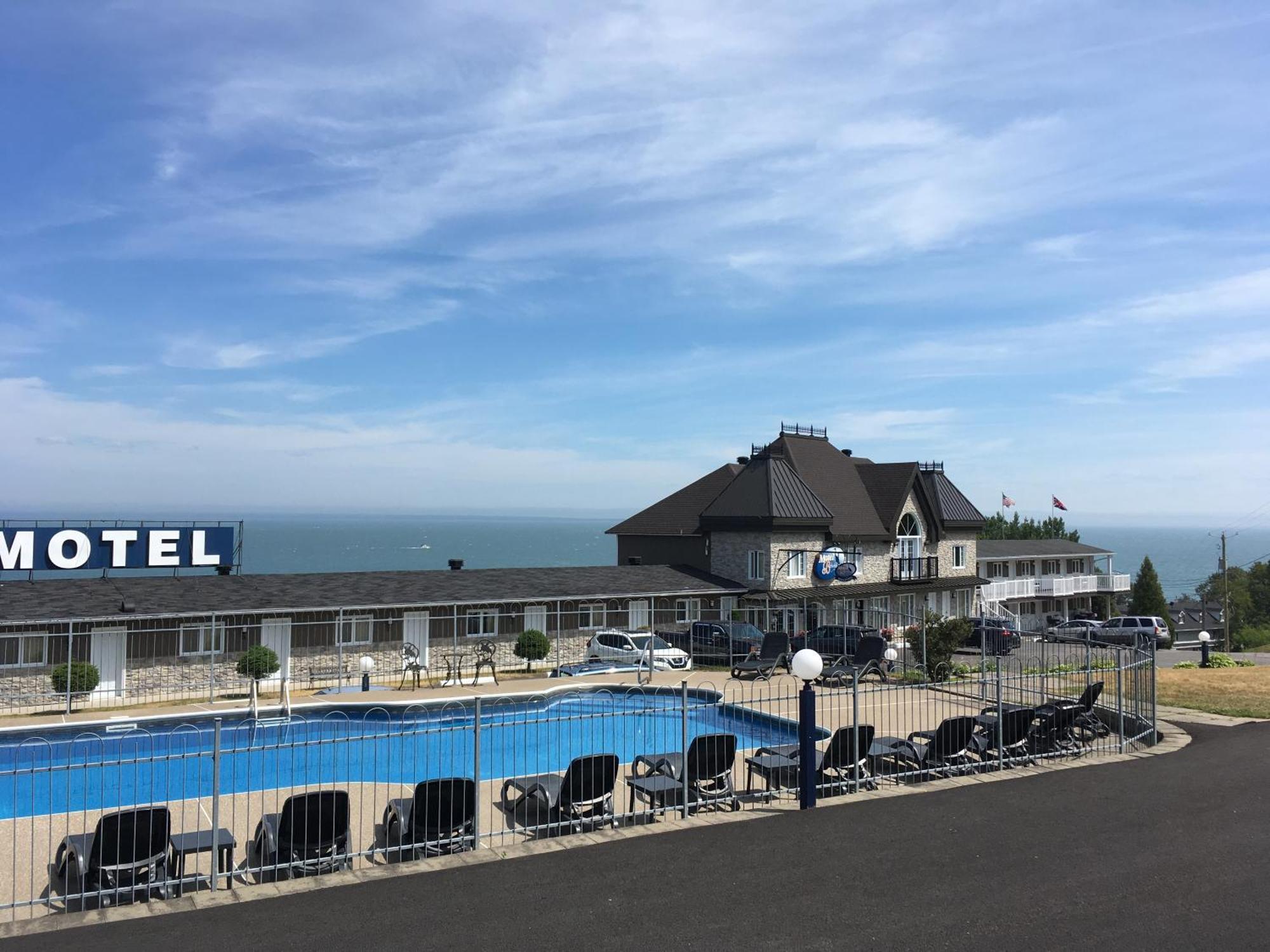 Saint-Siméon Motel Vue Belvedere מראה חיצוני תמונה
