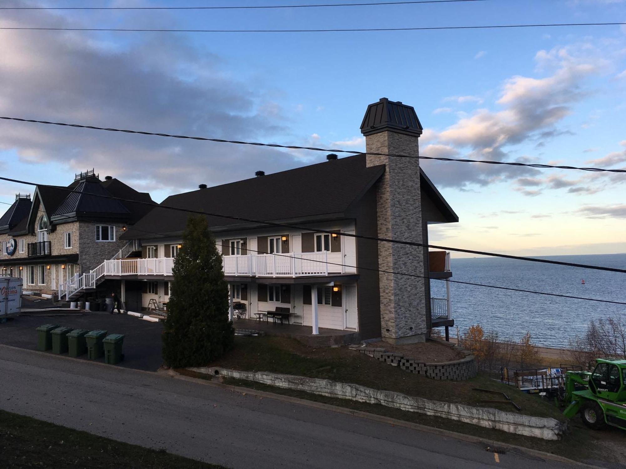 Saint-Siméon Motel Vue Belvedere מראה חיצוני תמונה