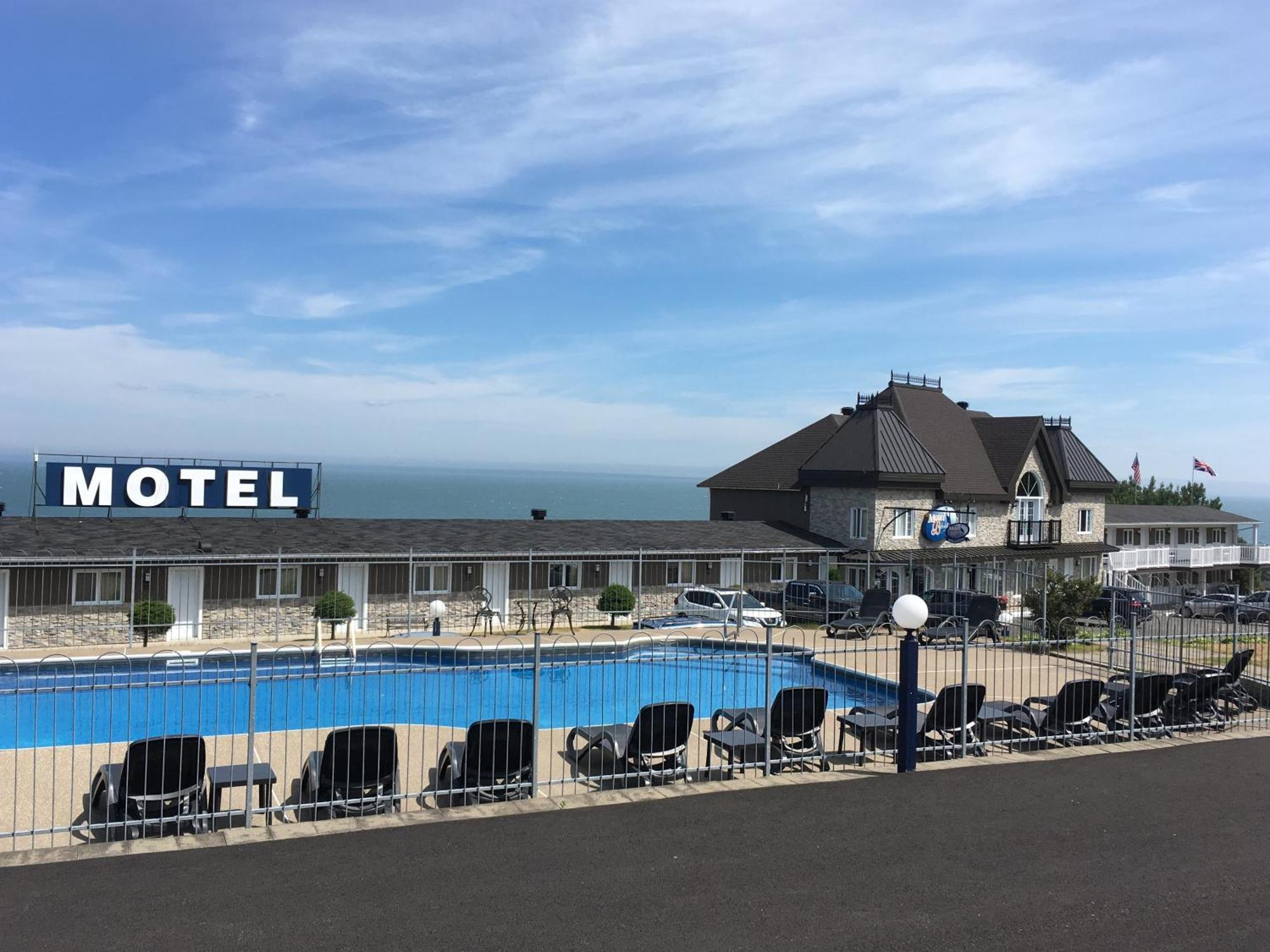 Saint-Siméon Motel Vue Belvedere מראה חיצוני תמונה